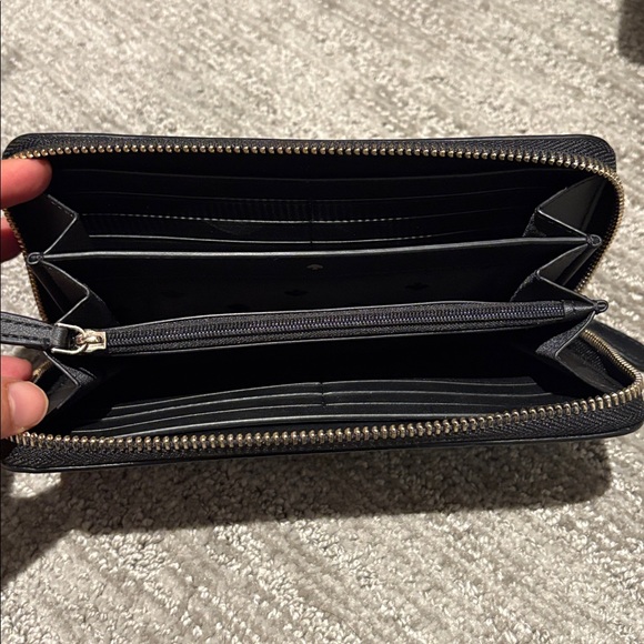 Kate Spade Schuyler Black Large Continental Wallet - Picture 2 of 4